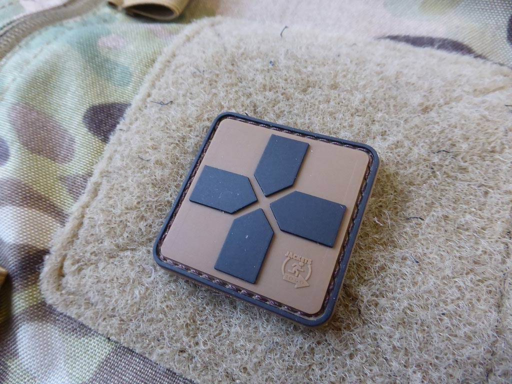 RedCross Medic Patch, 40mm, coyote brown black / 3D Rubber Patch - Patch Snatched