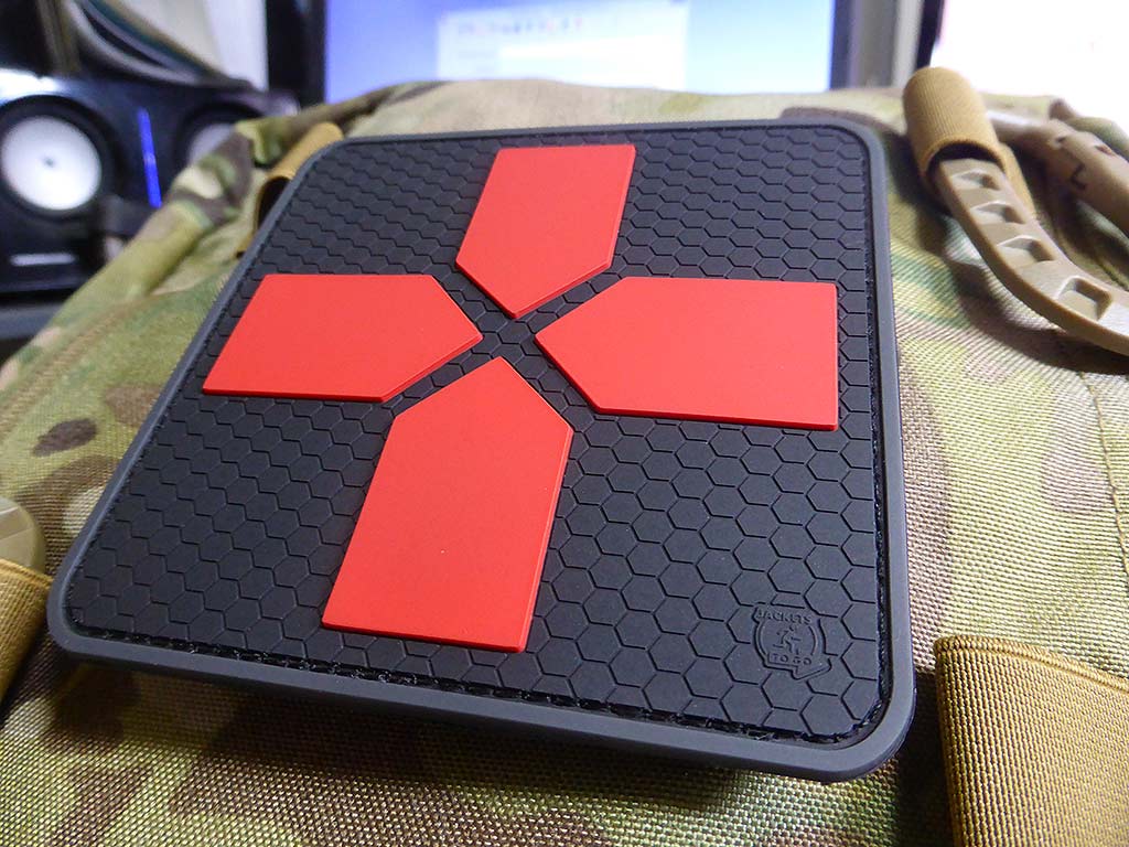 Big RedCross Medic Patch, 100mm, blackmedic / 3D Rubber Patch - Patch Snatched