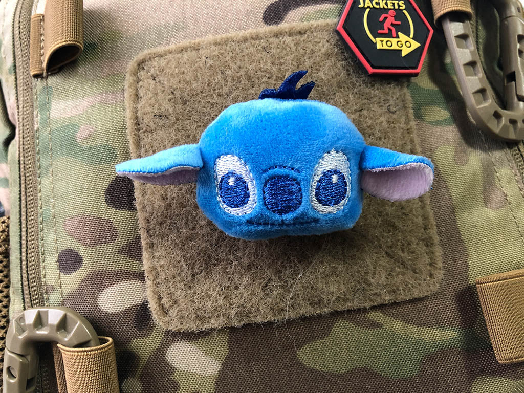 Stoffplüschpatch BlueSmile, mit Klettfläche auf der Rückseite - Patch Snatched