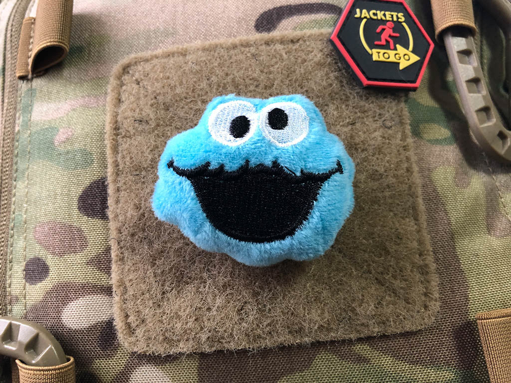 Stoffplüschpatch BlueFace, mit Klettfläche auf der Rückseite - Patch Snatched