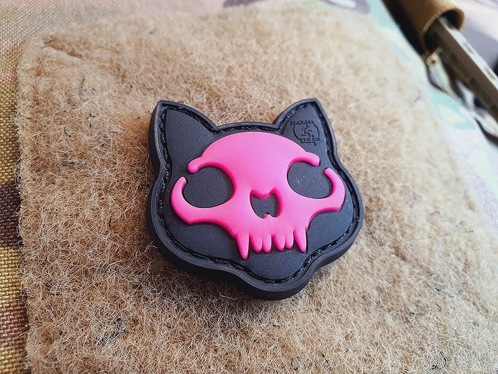 Nightmare Skull Cat Patch small Nr. 2, pink gid (glow in the dark) / 3D Rubber Patch