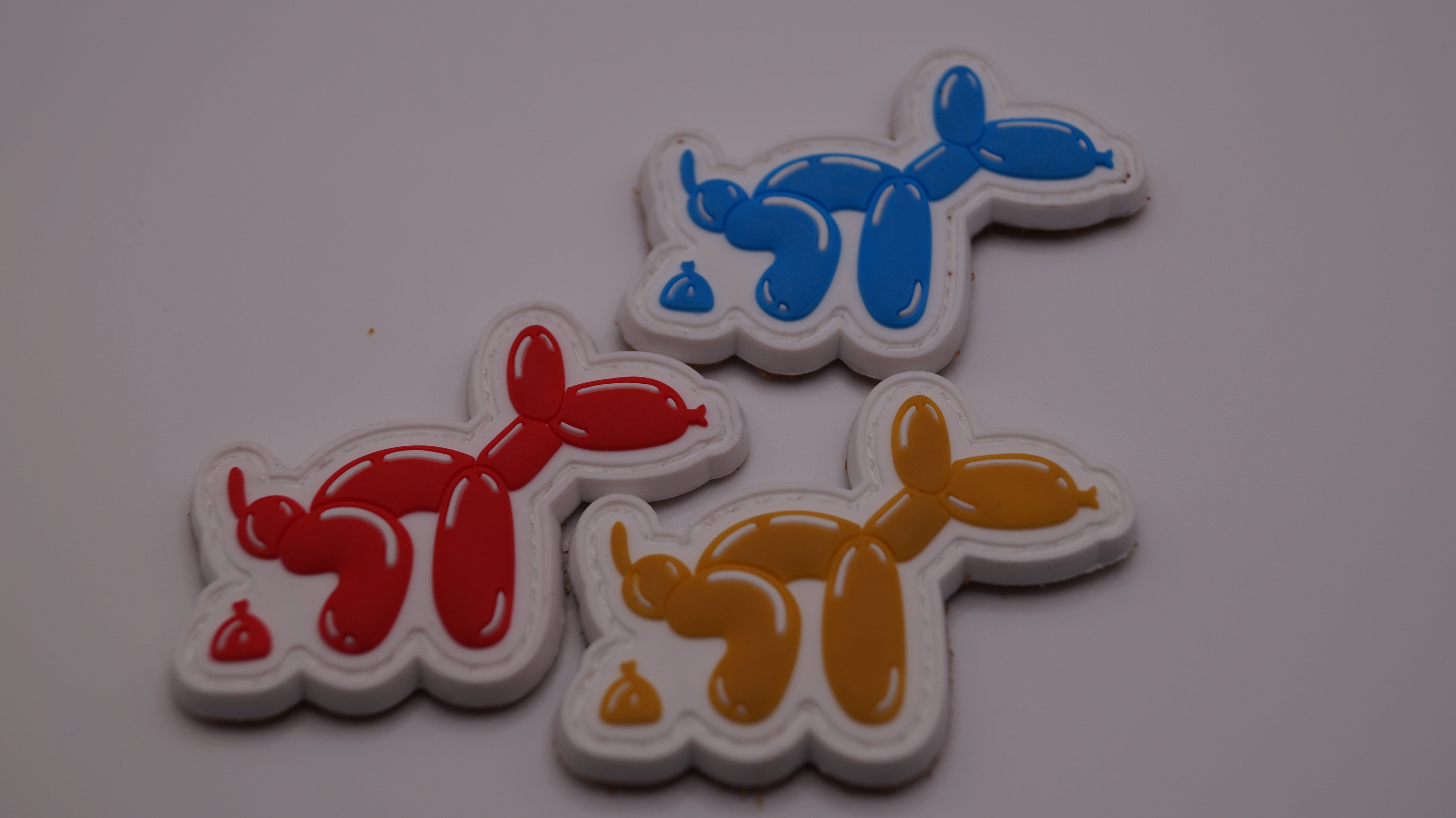 Shitting Dog Rubberpatch Blue
