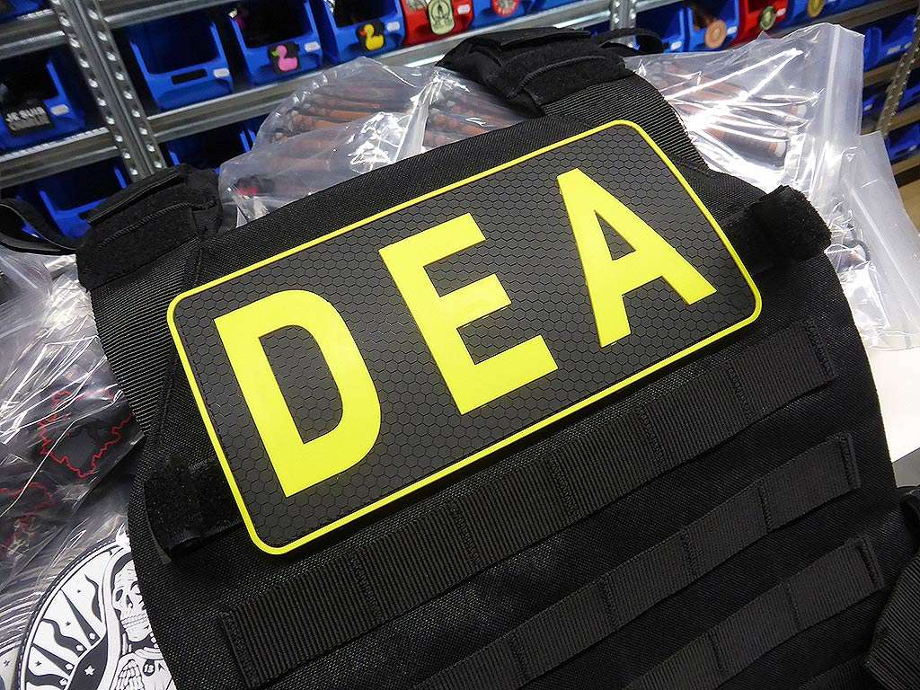 Backplate DEA / Drug Enforcement Agency Patch, yellow / 3D Rubber Patch