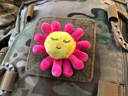 Stoffplüschpatch Sunny Pinky, mit Klettfläche auf der Rückseite