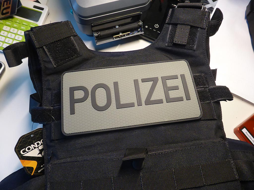 Rückenschild Polizei Patch, steingrau-oliv / 3D Rubber patch