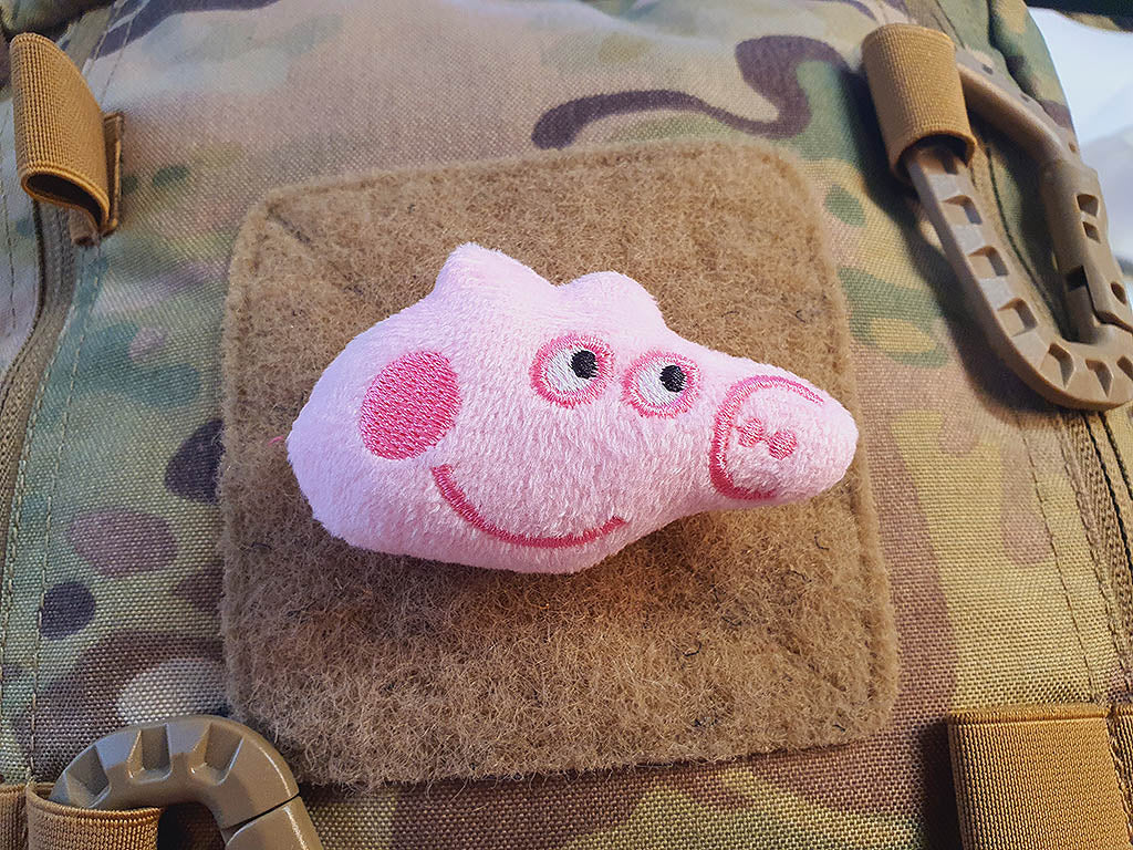Stoffplüschpatch Pink Pig, mit Klettfläche auf der Rückseite