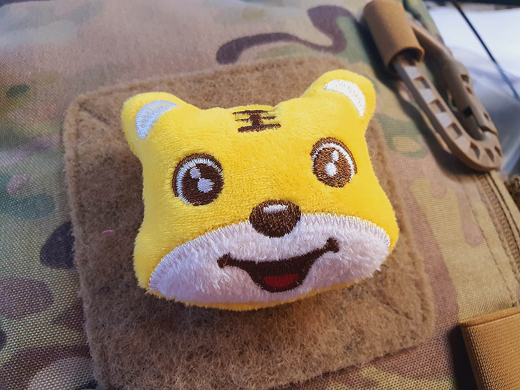 Patch en tissu peluche Mino, avec velcro au dos