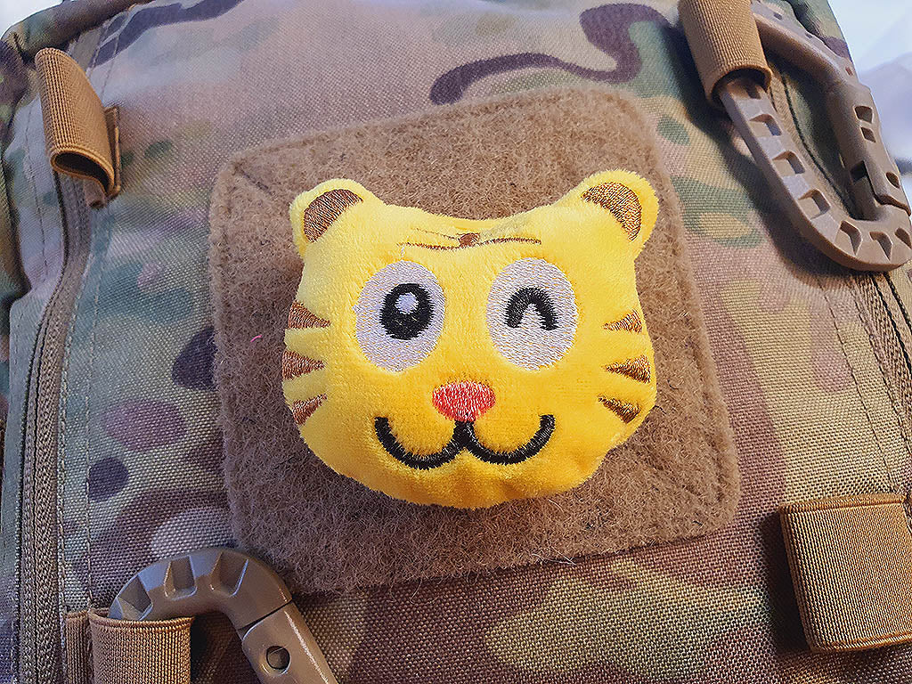 Patch en tissu peluche Minu, avec zone velcro au dos