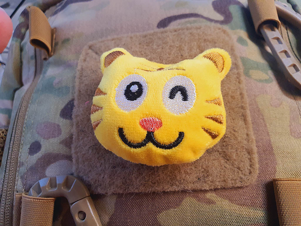 Patch en tissu peluche Minu, avec zone velcro au dos