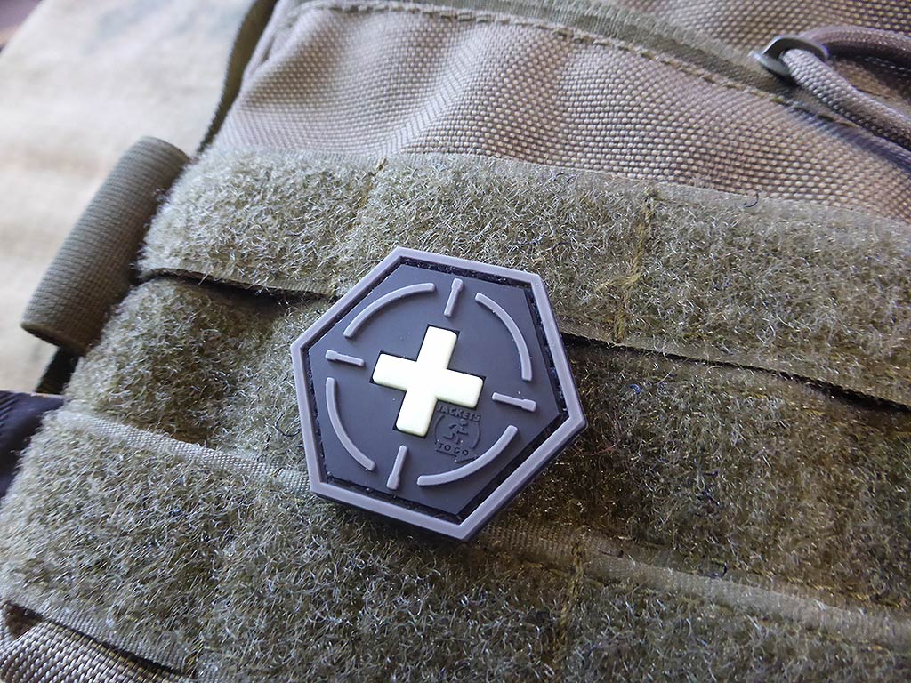 Tactical Medic Red Cross, Hexagon Patch, gid / 3D Rubber Patch, HexPatch
