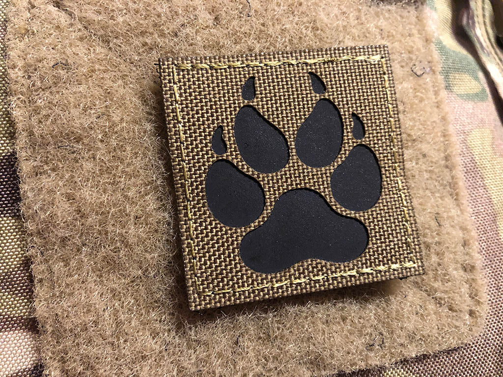 K9 Claw Lasercutpatch, coyote brown, schwarzes Logo, mit Klettrückseite - Patch Snatched