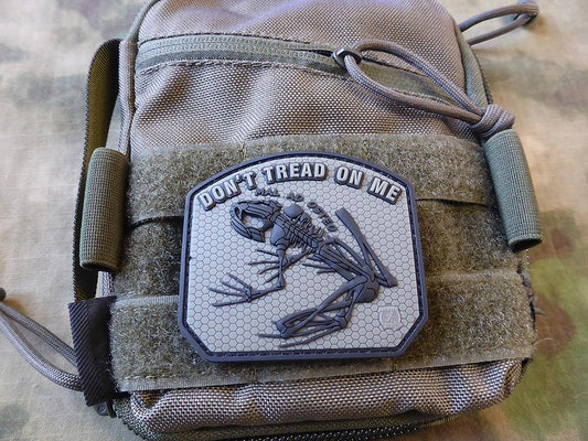 Patch DON´T TREAD ON ME FROG, gris pierre olive / JTG 3D Rubber Patch